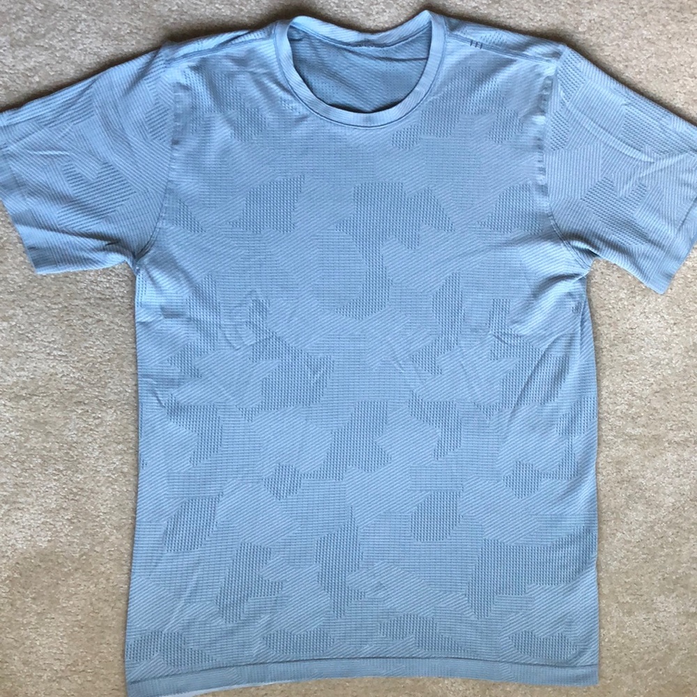 Lululemon athletica Men’s XL Gray Short Sleeve Shirt